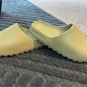 Men’s adidas yezzes size 14